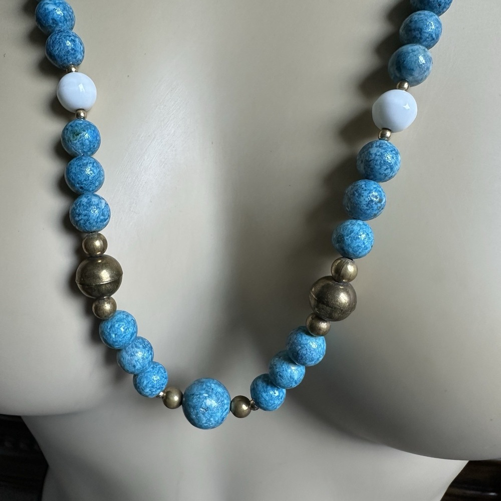 Vintage Asia Artisan Beaded Necklace 28 Inch Blue White Gold Plated Round Strand - Picture 6 of 7